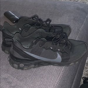 Nike react triple black